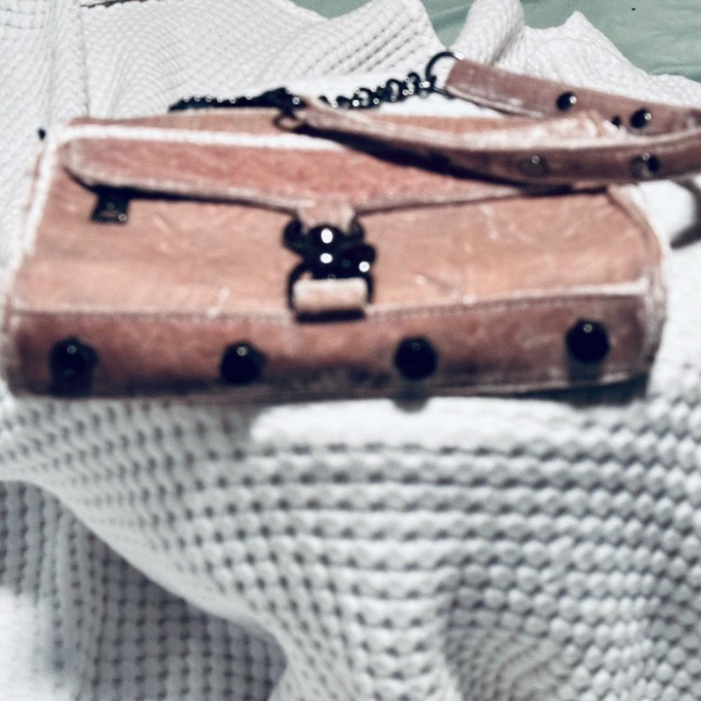 New Rebecca Minkoff Crossbody, beige, crushed velvet, dark hardware zippered top - Picture 7 of 7